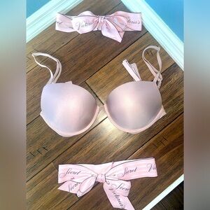 Shimmering pink🎀Victorias secret bra padded plunge bra